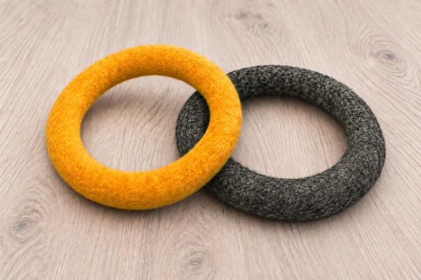 Treusinn Filzspielzeug BONDY für Hunde